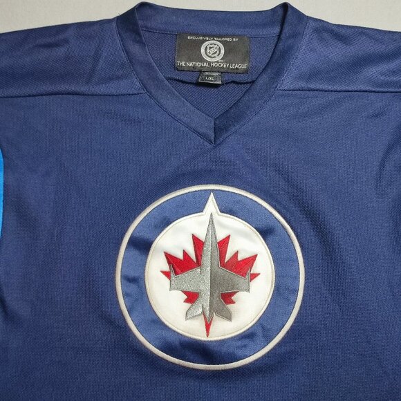 Winnipeg Jets collectors hockey jersey boys size L/XL blue with logo - Picture 2 of 12